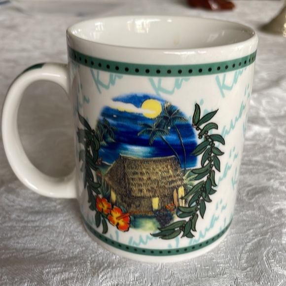 🏖️🏖️ 2 for $10 if you bundle 🏝️🏝️Hilo Hatti  Kaua'i collectors coffee mug - Picture 2 of 5